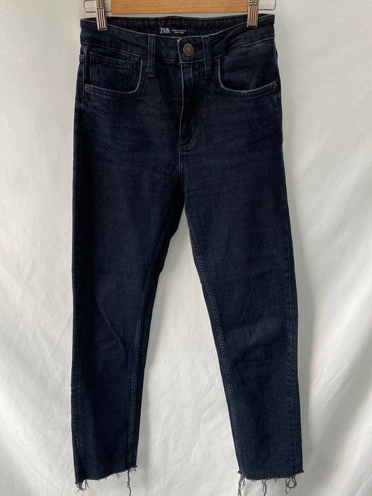 ZARA.Dark denim pants S. 34