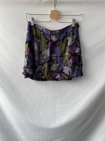 OTRAS.Falda corta tonos morados T.s