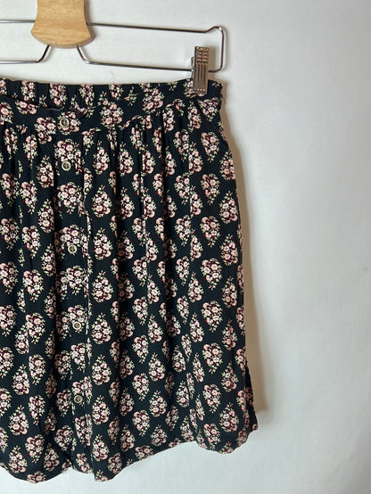 STARDIVARIUS. Flowing black printed skirt. TM