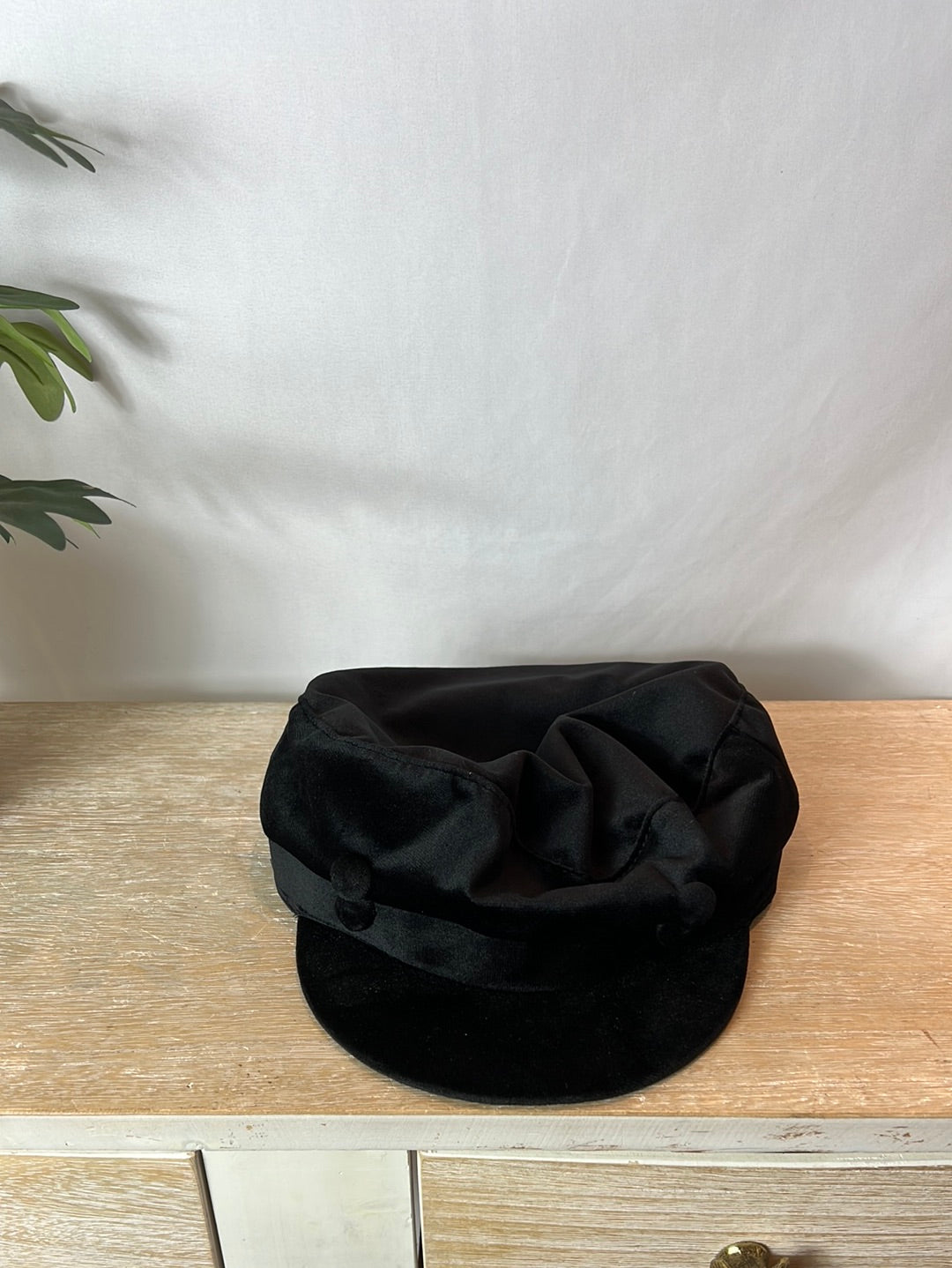 ZARA. Gorra estilo bohina terciopelo negro. T.M