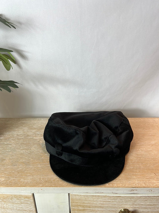 ZARA. Black velvet bohina-style cap. TM