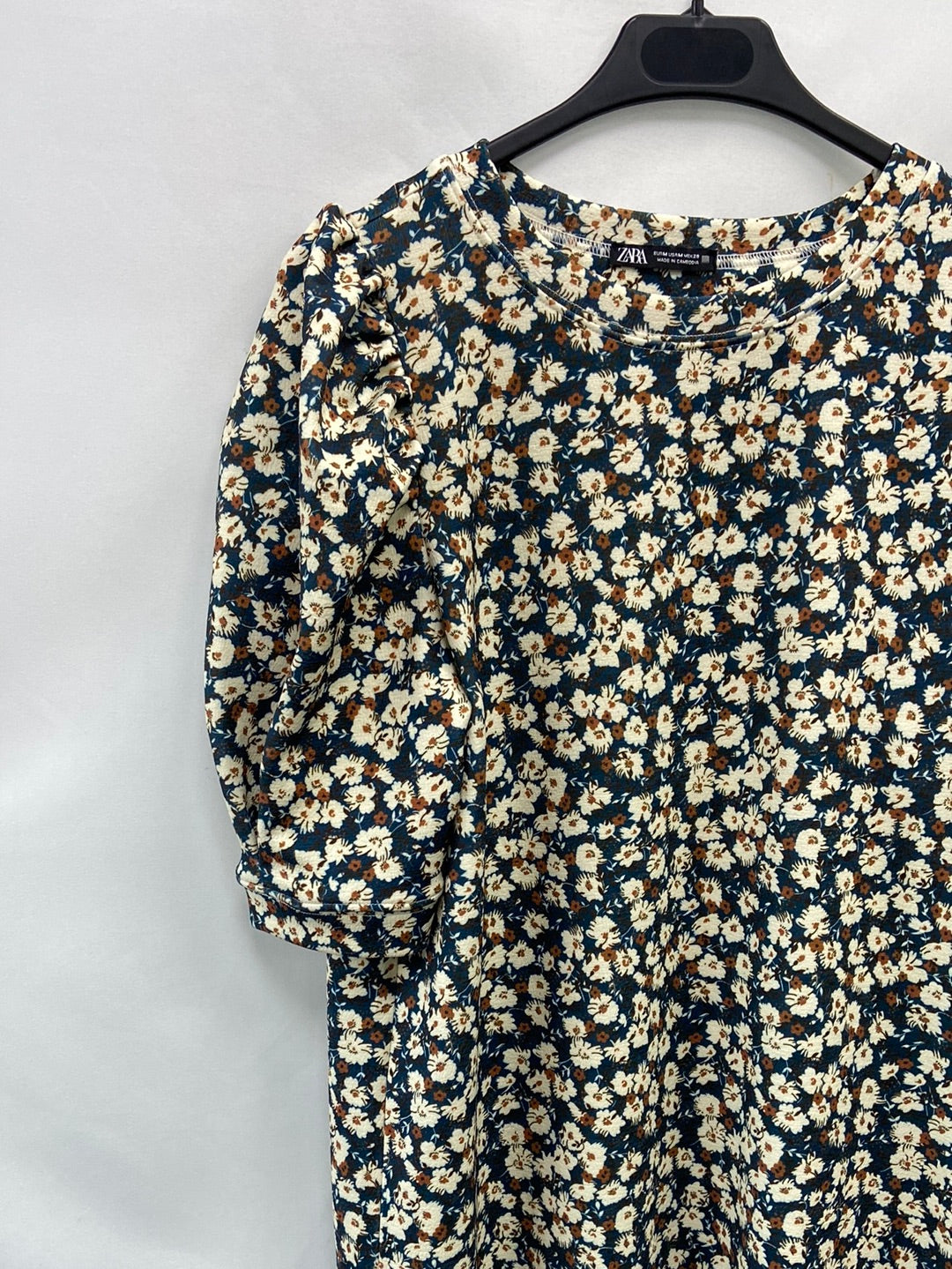 ZARA.Vestido flores mangas abullonadas T.M