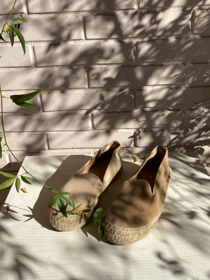 OTRAS. Alpargatas camel T.38