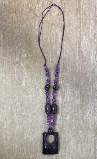 OTHERS. Purple stone necklace