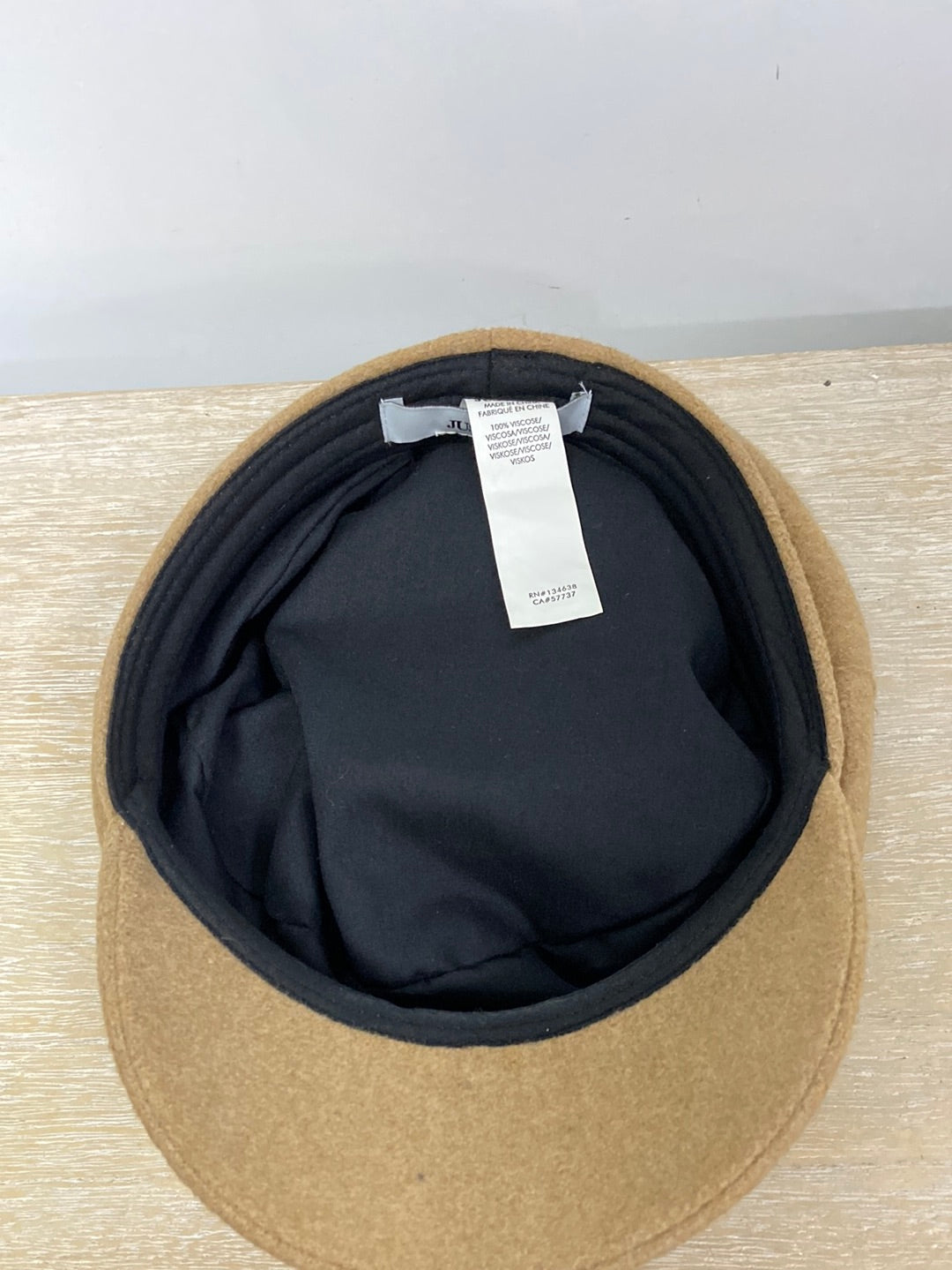 JUSTFAB. Beige Cap TM/L