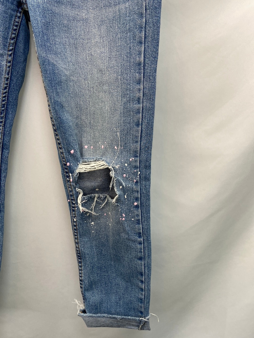 BERSHKA.Pantalones pintura T.36